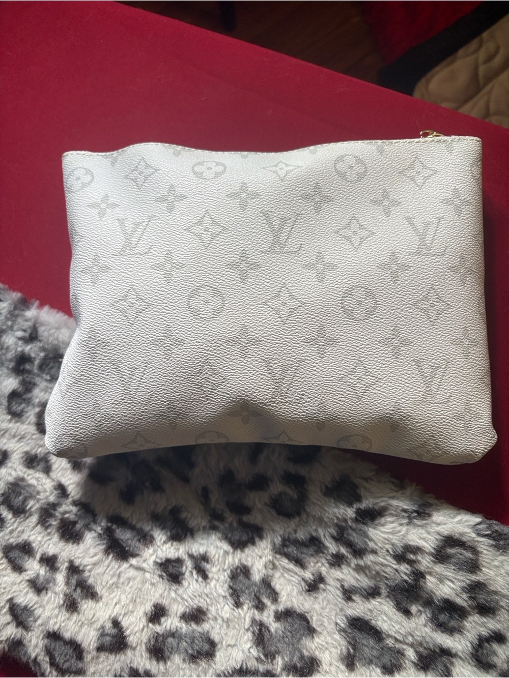Louis Vuitton White Monogram Canvas Pouch - Picture 2 of 2